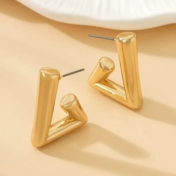 14K Gold Womens Small Triangle Hoop Earrings NEW 14 Karat Silver Hoops Jewelry